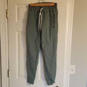 NWT Women's Wild South Strike Joggers